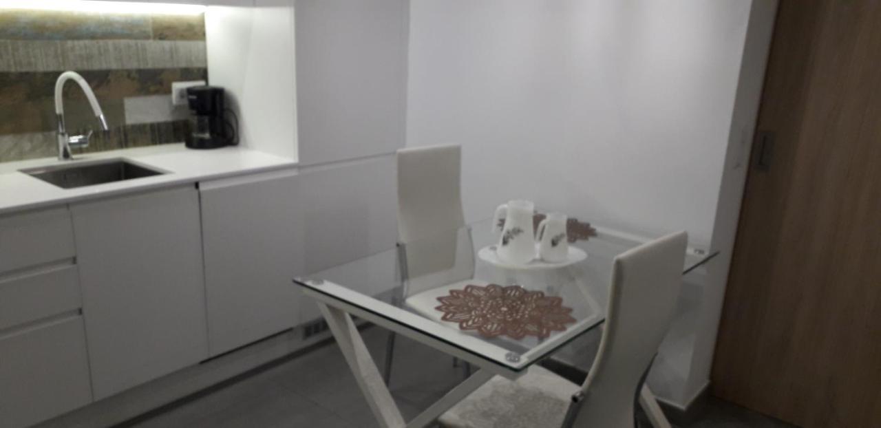 Apartamento Ciudad de la Paz Madrid Exterior foto